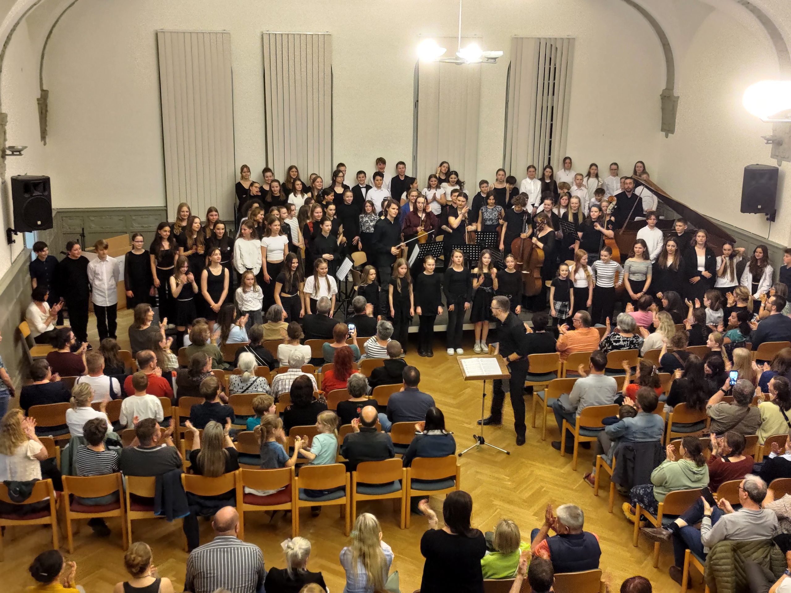 Chor AG beim Chorkonzert am Thomas Müntzer Gymnasium