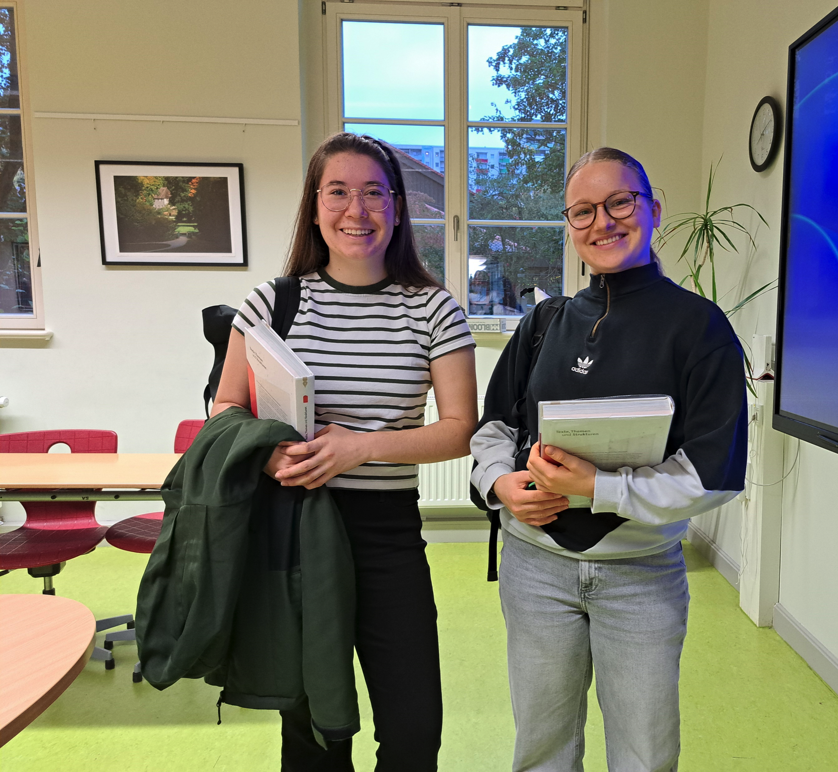 Latina delegiert zwei Schülerinnen zur Schülerakademie TRIVIUM